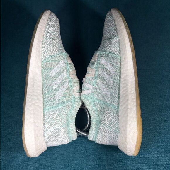Size 7.5 - Women’s Adidas Pureboost Green shoes - Picture 5 of 8